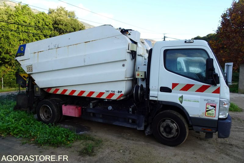 Mitsubishi Fuso - Camión de basura: foto 5 Mitsubishi Fuso - Camión de basura: foto 5
