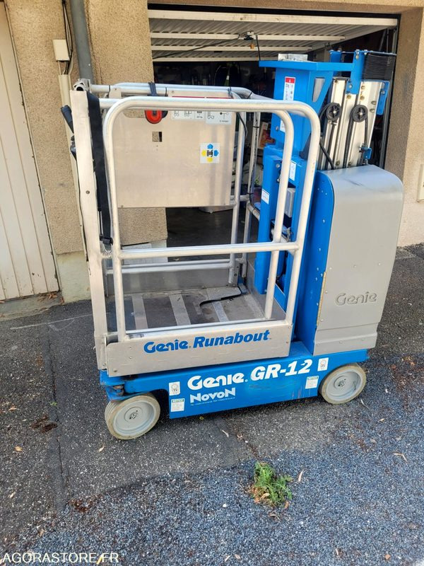 NACELLE GENIE GR12 NOVON 1H40 D'UTILISATION + REMORQUE 2 TONES ROUE DOLBY - Herramienta/ Equipo: foto 1 NACELLE GENIE GR12 NOVON 1H40 D'UTILISATION + REMORQUE 2 TONES ROUE DOLBY - Herramienta/ Equipo: foto 1