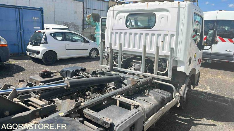 NISSAN CABSTAR - 2016 - 113270kms + benne - Furgoneta basculante: foto 4 NISSAN CABSTAR - 2016 - 113270kms + benne - Furgoneta basculante: foto 4