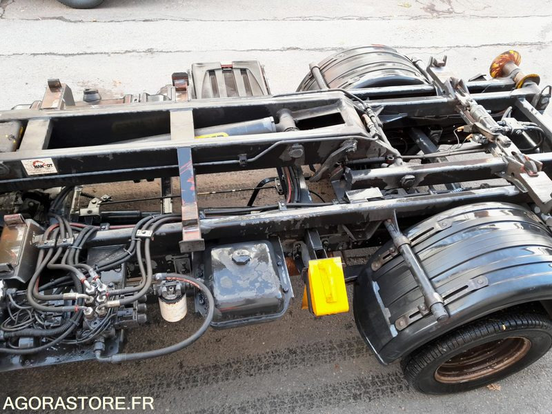 NISSAN CABSTAR POLYBENNE - Furgoneta basculante: foto 5 NISSAN CABSTAR POLYBENNE - Furgoneta basculante: foto 5