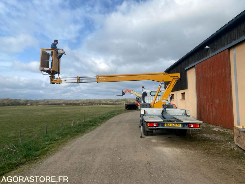 Nacelle Multitel 160 ALU DS monté sur Nissan Cabstar - Otra maquinaria: foto 4 Nacelle Multitel 160 ALU DS monté sur Nissan Cabstar - Otra maquinaria: foto 4