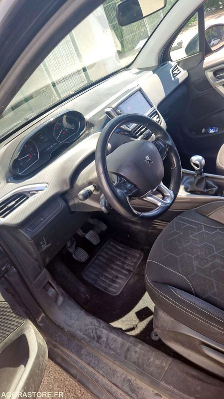 PEUGEOT 2008 - 2018 - 135495KM - SUV/ Todoterreno: foto 5 PEUGEOT 2008 - 2018 - 135495KM - SUV/ Todoterreno: foto 5