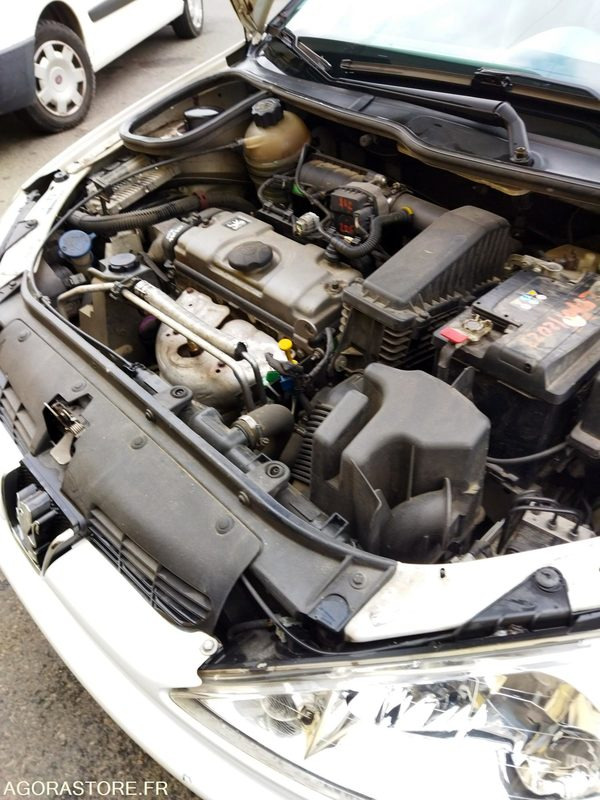 PEUGEOT 206 ESSENCE - Coche: foto 3 PEUGEOT 206 ESSENCE - Coche: foto 3