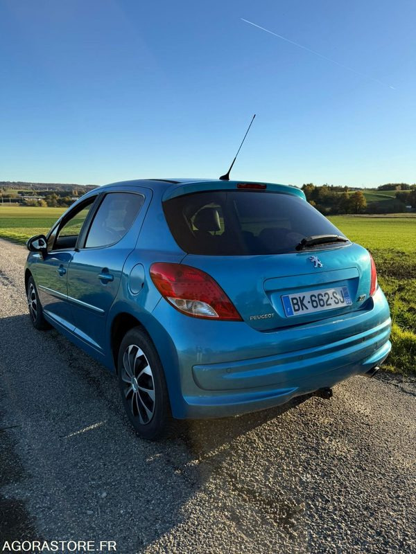 PEUGEOT 207 FULL OPTIONS DIESEL 1.6 HDI  90 CV - ANNEE 2011 - Coche: foto 2 PEUGEOT 207 FULL OPTIONS DIESEL 1.6 HDI  90 CV - ANNEE 2011 - Coche: foto 2