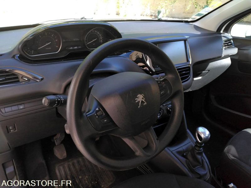 PEUGEOT 208 191453 kms 2018 - Coche: foto 4 PEUGEOT 208 191453 kms 2018 - Coche: foto 4