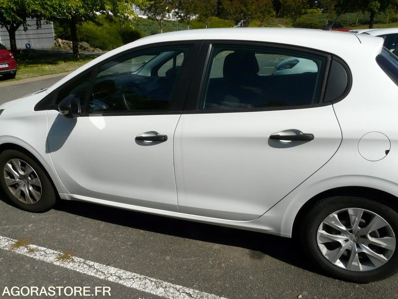 PEUGEOT 208 DX201CZ - Coche: foto 4 PEUGEOT 208 DX201CZ - Coche: foto 4