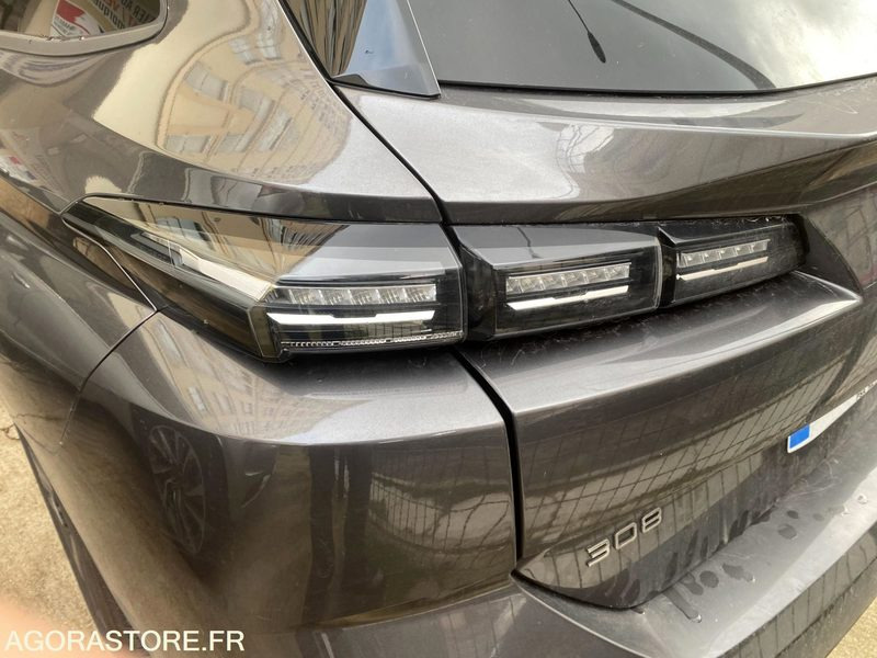 PEUGEOT 308 III Active Pack(P5) SW 1.5 BlueHDi EAT8 130 cv Boîte auto Pas de TVA - Coche familiar: foto 5 PEUGEOT 308 III Active Pack(P5) SW 1.5 BlueHDi EAT8 130 cv Boîte auto Pas de TVA - Coche familiar: foto 5