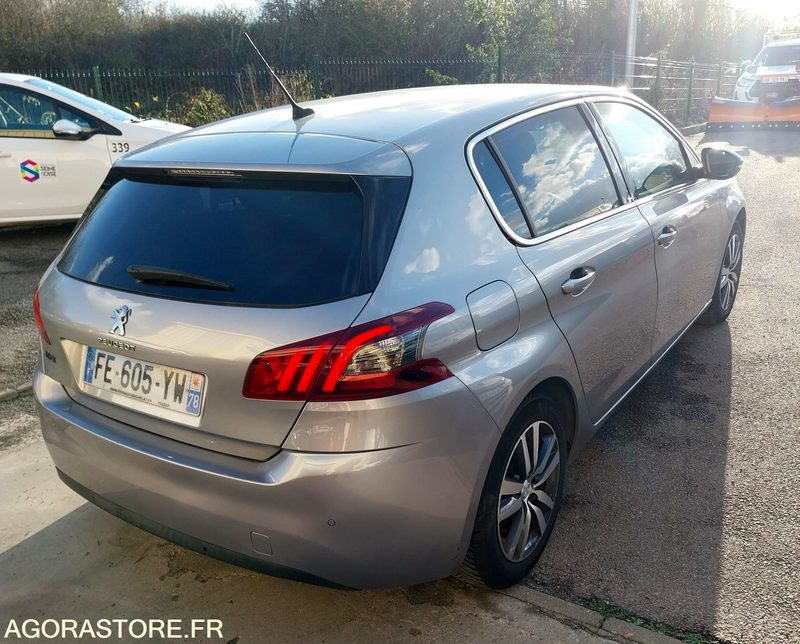 PEUGEOT 308 phase II - 110ch - 2019 - 172160km - ESSENCE - Coche: foto 5 PEUGEOT 308 phase II - 110ch - 2019 - 172160km - ESSENCE - Coche: foto 5