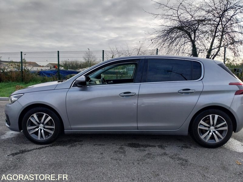 PEUGEOT 308 phase II - 110ch - 2019 - 172160km - ESSENCE - Coche: foto 4 PEUGEOT 308 phase II - 110ch - 2019 - 172160km - ESSENCE - Coche: foto 4