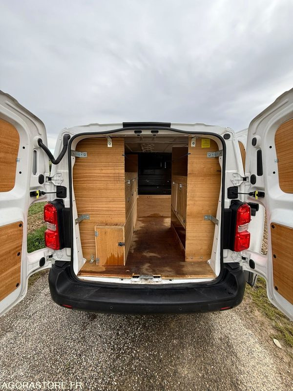 Furgoneta pequeña PEUGEOT EXPERT 2L HDI 122CH ANNÉE 2019 PREMIERE MAIN: foto 6 Furgoneta pequeña PEUGEOT EXPERT 2L HDI 122CH ANNÉE 2019 PREMIERE MAIN: foto 6