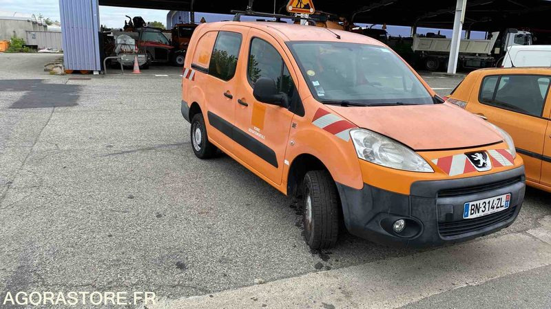 PEUGEOT PARTNER 4X4 DANGEL - 182618 KM - Furgoneta pequeña: foto 2 PEUGEOT PARTNER 4X4 DANGEL - 182618 KM - Furgoneta pequeña: foto 2