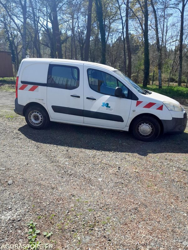 PEUGEOT Partner - 242795km - 2010 - Furgoneta pequeña: foto 2 PEUGEOT Partner - 242795km - 2010 - Furgoneta pequeña: foto 2