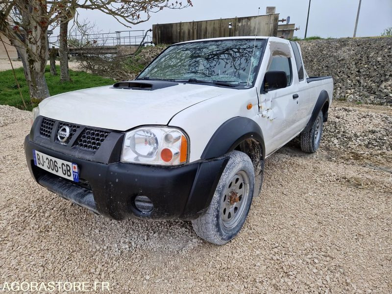 PICK UP NISSAN PNP 400 - BJ306GB - 2011 / 181 046 KM - Coche: foto 1 PICK UP NISSAN PNP 400 - BJ306GB - 2011 / 181 046 KM - Coche: foto 1