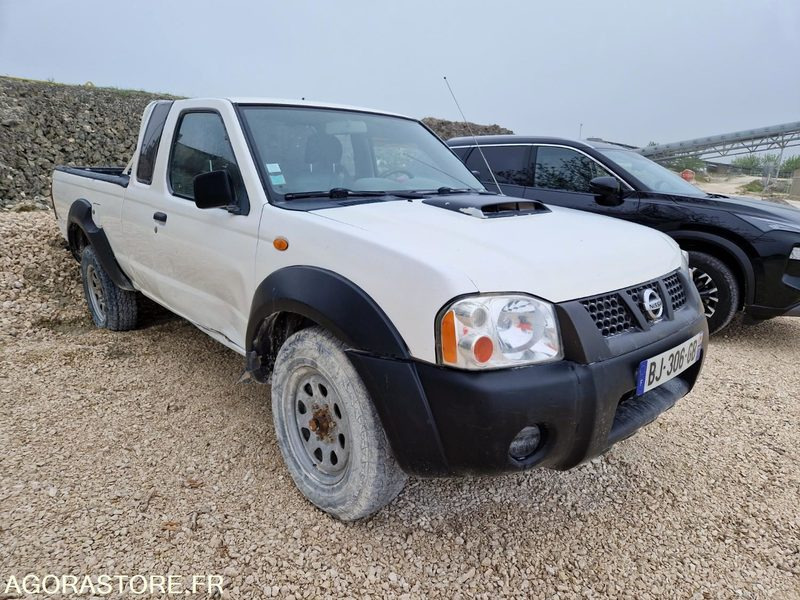 PICK UP NISSAN PNP 400 - BJ306GB - 2011 / 181 046 KM - Coche: foto 2 PICK UP NISSAN PNP 400 - BJ306GB - 2011 / 181 046 KM - Coche: foto 2