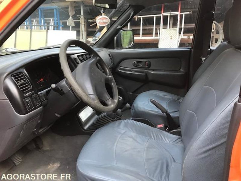 PICKUP MITSUBISHI - Furgoneta basculante: foto 3 PICKUP MITSUBISHI - Furgoneta basculante: foto 3