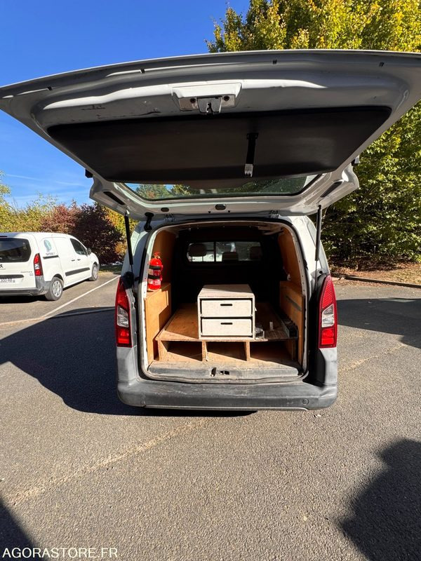 Peugeot Partner Phase 2 L11.6 Blue HDi FAP Fourgon S&S 100cv - Furgoneta pequeña: foto 3 Peugeot Partner Phase 2 L11.6 Blue HDi FAP Fourgon S&S 100cv - Furgoneta pequeña: foto 3