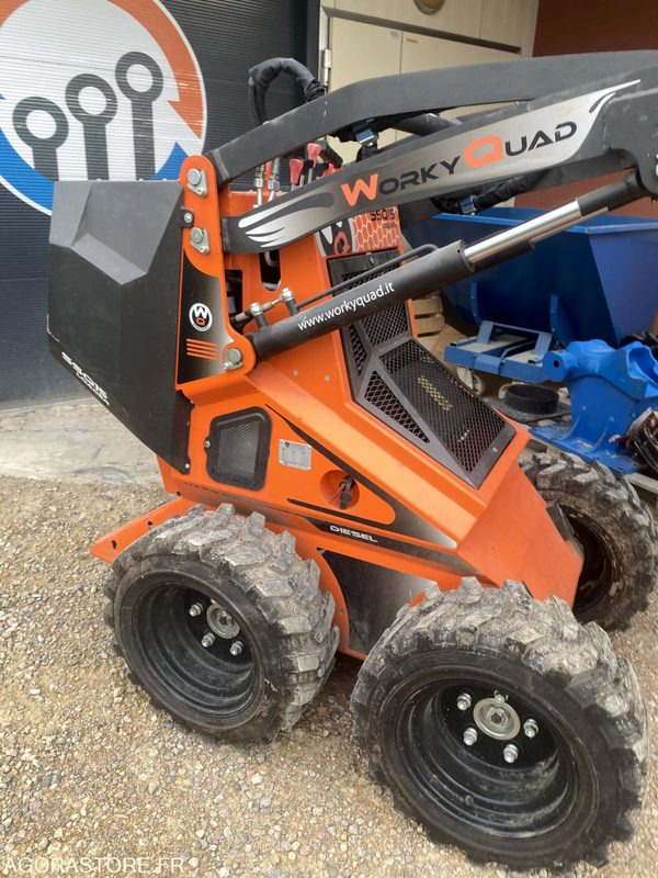 Porte outils SSQ15D 48 heures Worky Quad DIESEL 48 heures - Cargadora: foto 3 Porte outils SSQ15D 48 heures Worky Quad DIESEL 48 heures - Cargadora: foto 3