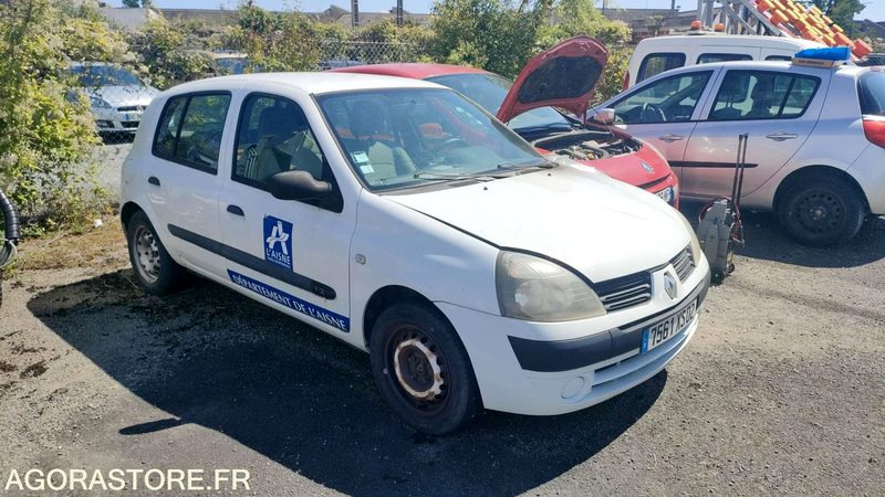 RENAULT CLIO - 2006 - 213308 KM - Coche: foto 2 RENAULT CLIO - 2006 - 213308 KM - Coche: foto 2