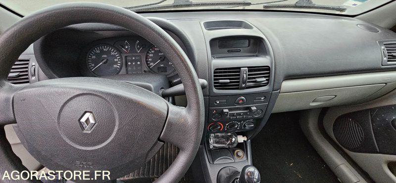 Coche RENAULT CLIO 849BCZ59: foto 11
