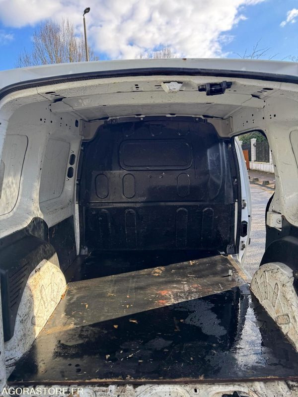 RENAULT KANGOO - 2016 - 300 000 KM - Furgoneta pequeña: foto 4 RENAULT KANGOO - 2016 - 300 000 KM - Furgoneta pequeña: foto 4