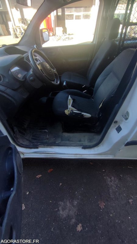 Furgoneta pequeña RENAULT Kangoo - 2012 - 231542km: foto 7 Furgoneta pequeña RENAULT Kangoo - 2012 - 231542km: foto 7