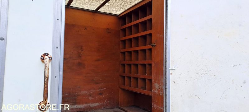 Furgoneta basculante RENAULT MASCOTT PLATEAU ET CELLULE ATELIER - 213216km - 2001: foto 8