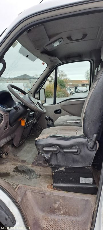 Furgoneta basculante RENAULT MASCOTT PLATEAU ET CELLULE ATELIER - 213216km - 2001: foto 6