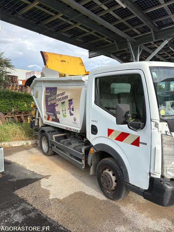 RENAULT MAXITY DIESEL AM 2013 BOM 83275KM CT-350-LL N° VIN: VF6SNFF24D3153920 - Furgoneta basculante: foto 4 RENAULT MAXITY DIESEL AM 2013 BOM 83275KM CT-350-LL N° VIN: VF6SNFF24D3153920 - Furgoneta basculante: foto 4