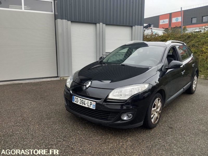 RENAULT- Megane 3 Tomtom Estate 1.5 DCI 110 - année 2012 - 222000 kms - DIESEL - Coche familiar: foto 2 RENAULT- Megane 3 Tomtom Estate 1.5 DCI 110 - année 2012 - 222000 kms - DIESEL - Coche familiar: foto 2