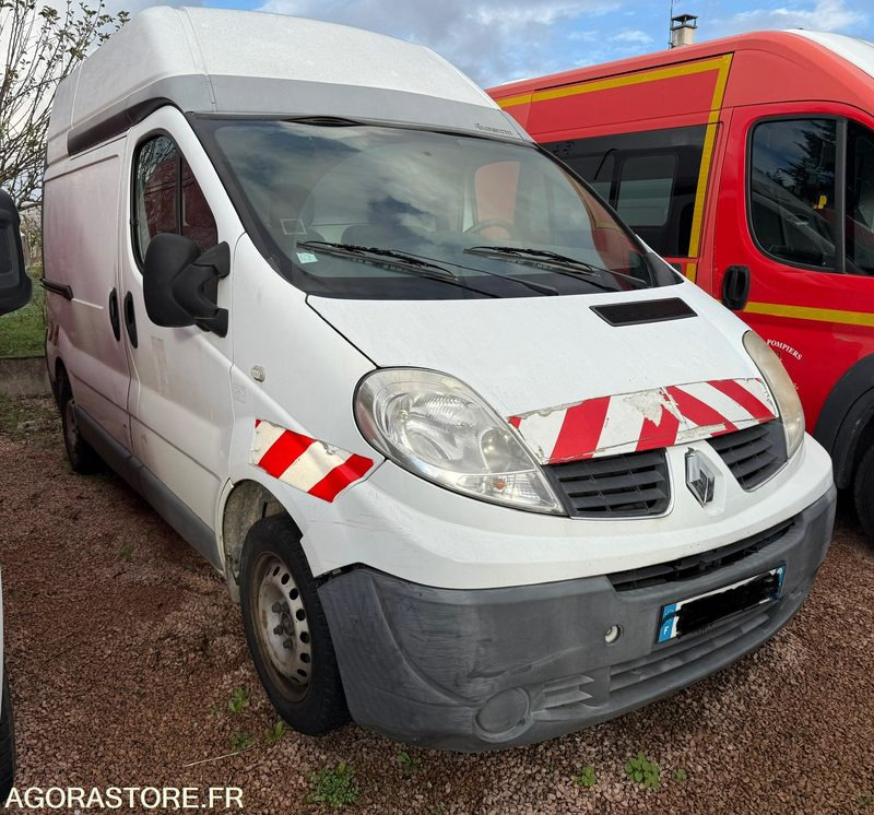 RENAULT TRAFIC 2.0 DCI 115 CH L1H2 - 233176 - 2011 - Furgón: foto 2 RENAULT TRAFIC 2.0 DCI 115 CH L1H2 - 233176 - 2011 - Furgón: foto 2