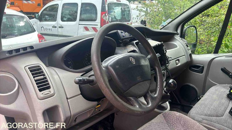 RENAULT - TRAFIC - 2012 - 262067kms - Furgón: foto 3 RENAULT - TRAFIC - 2012 - 262067kms - Furgón: foto 3