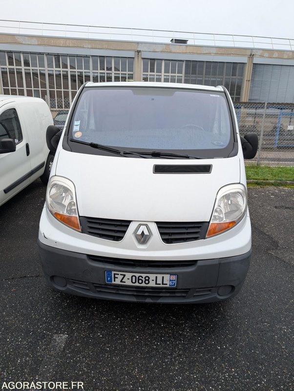 RENAULT TRAFIC 90CV 2.0 DCI - 209 014 KM - Furgón: foto 2 RENAULT TRAFIC 90CV 2.0 DCI - 209 014 KM - Furgón: foto 2