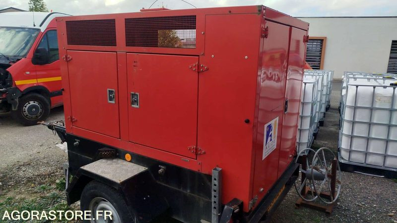 Remorque compresseur Bauer - Compresor de aire: foto 1 Remorque compresseur Bauer - Compresor de aire: foto 1