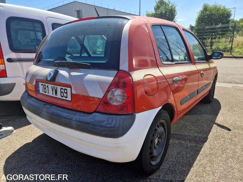 Renault Clio - 781YW69 - Coche: foto 3 Renault Clio - 781YW69 - Coche: foto 3