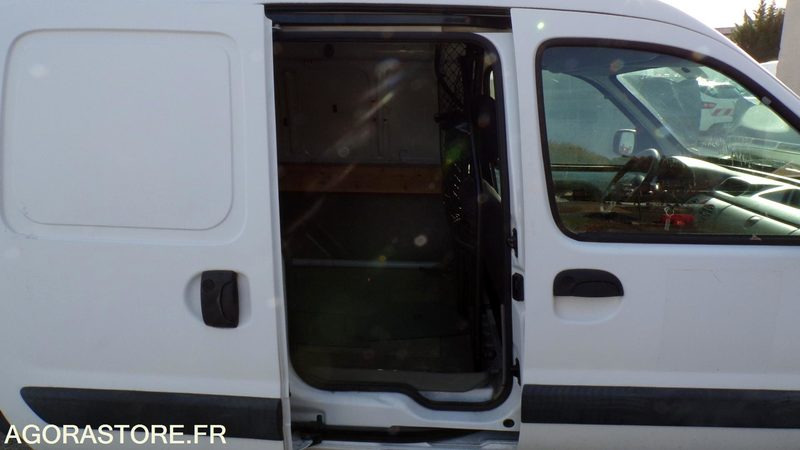 Furgoneta pequeña Renault Kangoo AL-103-YV (ASST): foto 9 Furgoneta pequeña Renault Kangoo AL-103-YV (ASST): foto 9