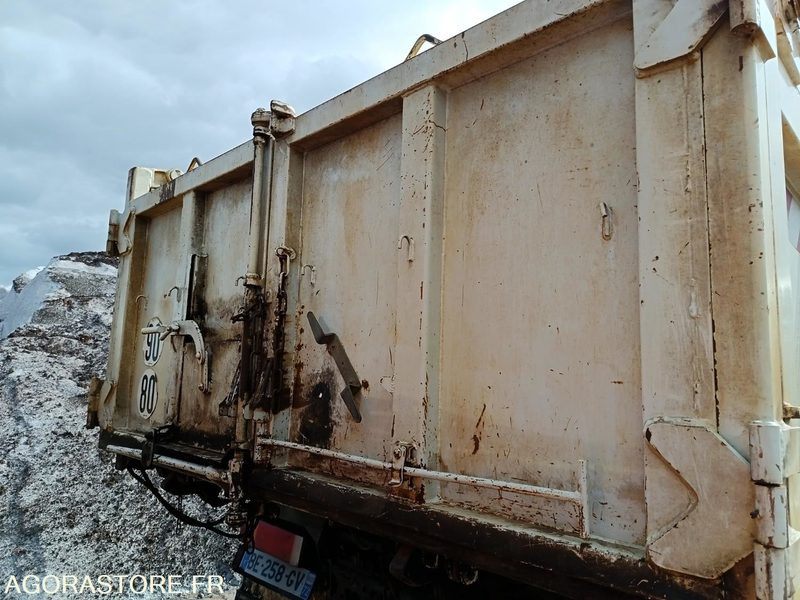 Renault Kerax dci 370-26 Benne 6X4 BE-258-GV - Camión volquete: foto 5 Renault Kerax dci 370-26 Benne 6X4 BE-258-GV - Camión volquete: foto 5