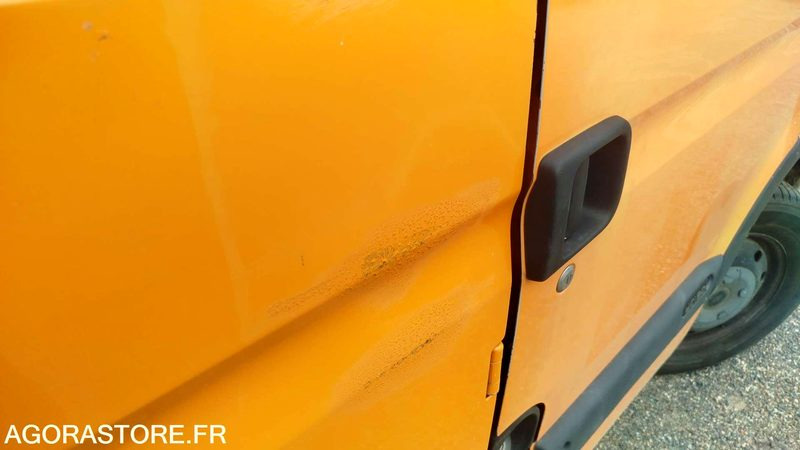 Renault Master - 6399-MF-32 - 2003 - 364888km - Furgón: foto 3 Renault Master - 6399-MF-32 - 2003 - 364888km - Furgón: foto 3