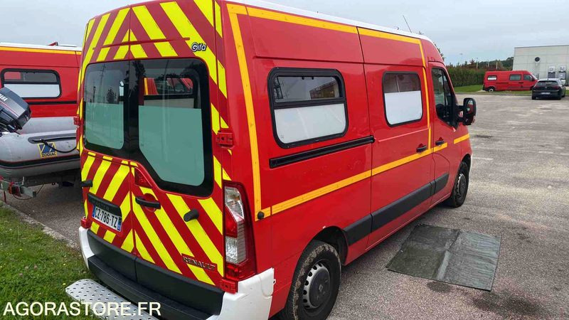 Renault Master III dci 125 - 23/10/2013 - Ambulancia: foto 3 Renault Master III dci 125 - 23/10/2013 - Ambulancia: foto 3