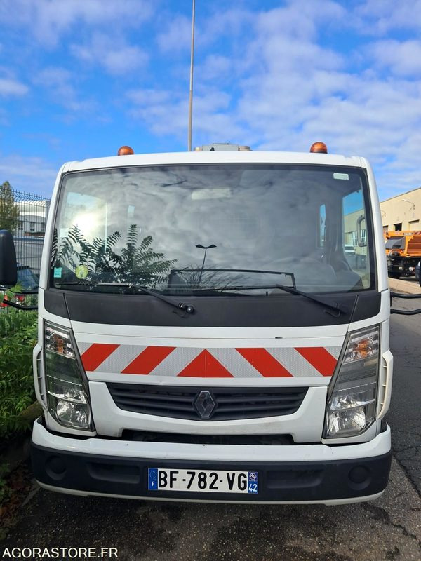 Renault Maxity BF-782-VG - Furgoneta basculante: foto 2 Renault Maxity BF-782-VG - Furgoneta basculante: foto 2