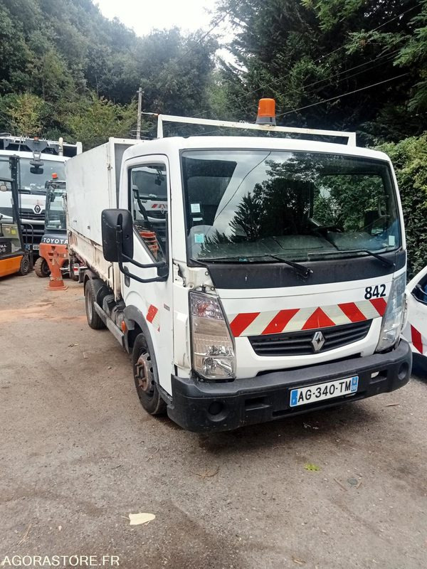 Renault Maxity - Véhicule plateau - Furgoneta caja cerrada: foto 1 Renault Maxity - Véhicule plateau - Furgoneta caja cerrada: foto 1