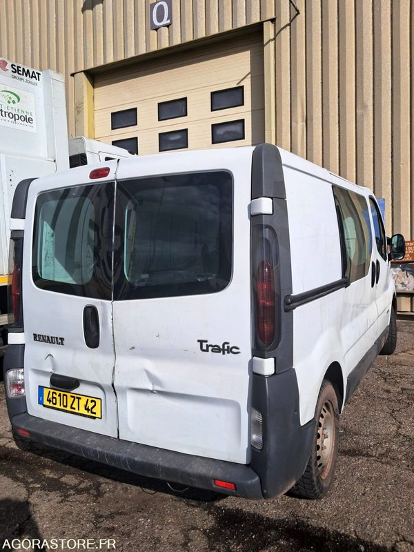 Renault TRAFIC 4610 ZT 42 - Furgoneta pequeña: foto 3 Renault TRAFIC 4610 ZT 42 - Furgoneta pequeña: foto 3