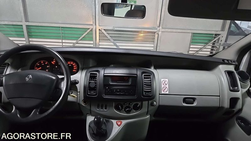Renault Trafic - 2004 - 257907kms - 1707-XB-22 - Minibús, Furgoneta de pasajeros: foto 5 Renault Trafic - 2004 - 257907kms - 1707-XB-22 - Minibús, Furgoneta de pasajeros: foto 5