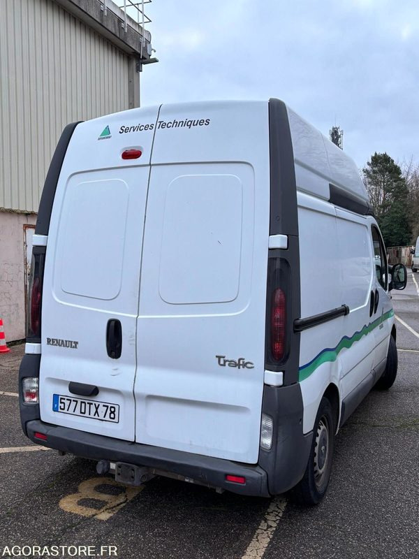 Renault Trafic - 2006 - 52813km - Furgón: foto 5 Renault Trafic - 2006 - 52813km - Furgón: foto 5