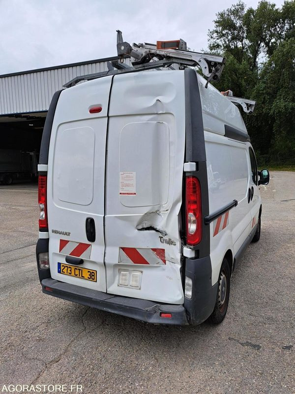 Renault Trafic - 2006 - 75540kms - 273CTL38 - Furgón: foto 2 Renault Trafic - 2006 - 75540kms - 273CTL38 - Furgón: foto 2