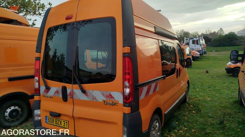 Furgón Renault Trafic - 2007 - 261796kms - 608bzx31: foto 13