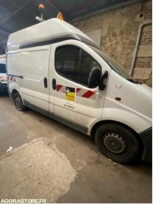 Renault Trafic - 92373kms - 2008 - 4425ZC76 - Furgón: foto 4 Renault Trafic - 92373kms - 2008 - 4425ZC76 - Furgón: foto 4