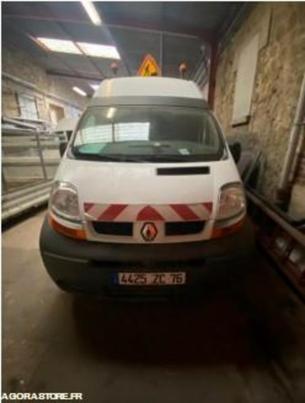 Renault Trafic - 92373kms - 2008 - 4425ZC76 - Furgón: foto 1 Renault Trafic - 92373kms - 2008 - 4425ZC76 - Furgón: foto 1