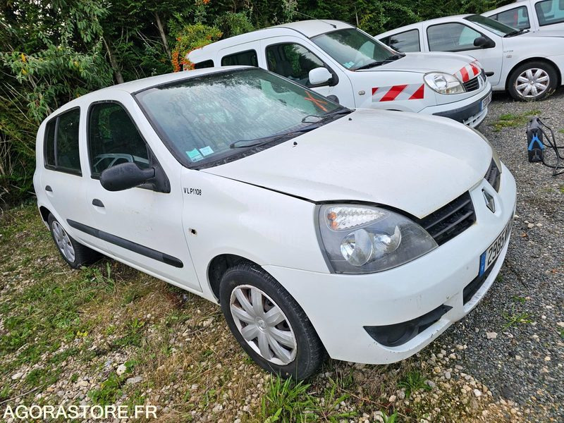 Renault clio - 2008 - 189212km - 2985WX28 - Coche: foto 2 Renault clio - 2008 - 189212km - 2985WX28 - Coche: foto 2