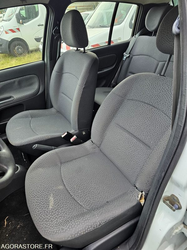 Renault clio - 2008 - 189212km - 2985WX28 - Coche: foto 5 Renault clio - 2008 - 189212km - 2985WX28 - Coche: foto 5