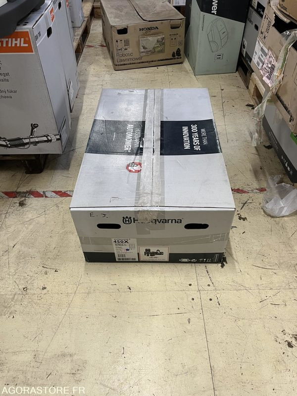 Robot Husqvarna 450X neuf en carton garantie 2 ans + kit installation - Cortacésped: foto 2 Robot Husqvarna 450X neuf en carton garantie 2 ans + kit installation - Cortacésped: foto 2